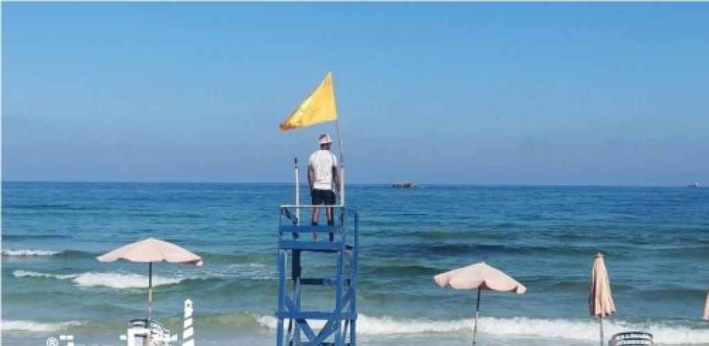 "السياحة والمصايف: السماح بنزول البحر بشواطئ القطاع الغربي مع توخي الحذر"