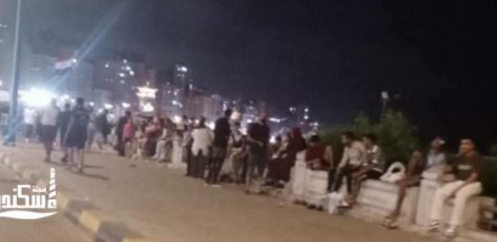 "تثبيت الانضباط بالكورنيش.. التحفظ على 8 حالات إشغال في حملة لحي ثان المنتزة بالإسكندرية"