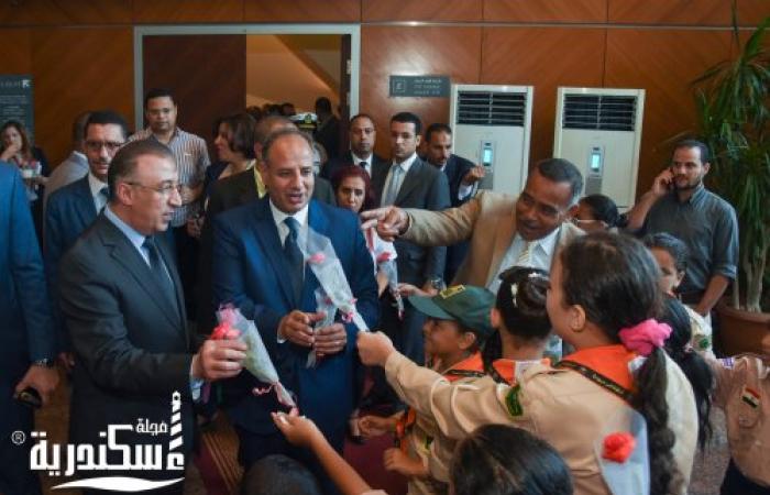 محافظ الإسكندرية يتفقد ورش العمل المقامة احتفالا بعيد اسكندرية القومي