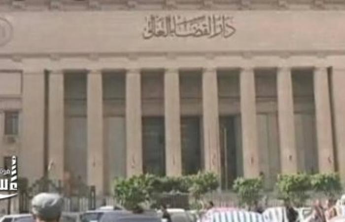 عامل يقتل ابنته ويلقي بجثتها في صندوق القمامة
