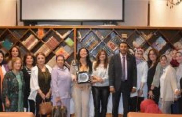 ممثل راديو النمسا بالشرق الأوسط في ندوة بالإسكندرية :"  السفارات المصرية تقوم بدورها الفعال لإزالة العقبات أمام المصريين بالخارج "