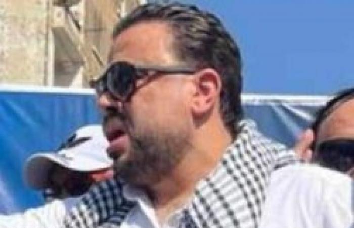 "مجاهد  " ابناء الشعب المصري في انتظار اشارة الرئيس عبد الفتاح السيسي.