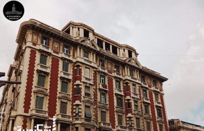 أرشيف الإسكندرية: تعرف على تاريخ العمارة الحمراء ذات الطراز الفريد بالمنشية
