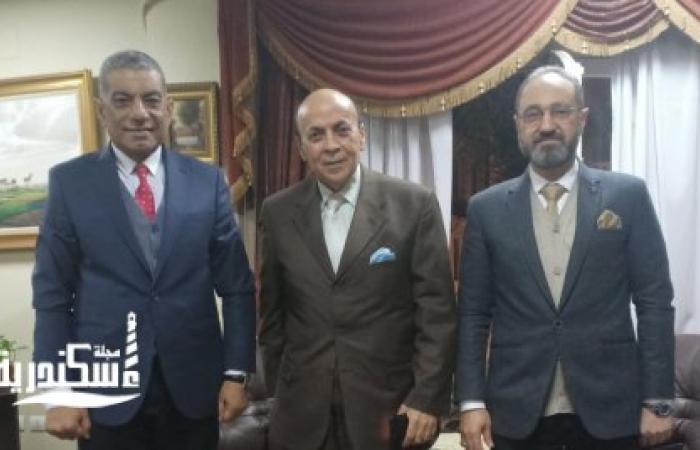 لقاء اللواء سامي محمود علي والفنان التشكيلي الدكتور خالد هنو مع الدكتور أحمد عبدالله مدير عام أوبرا الإسكندرية ودمنهور