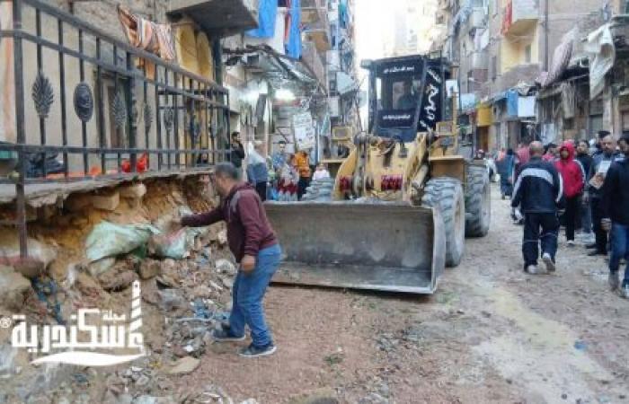 محافظة الإسكندرية: إزالة 151 حالة إشغال وتشميع محلات مخالفة بحي شرق