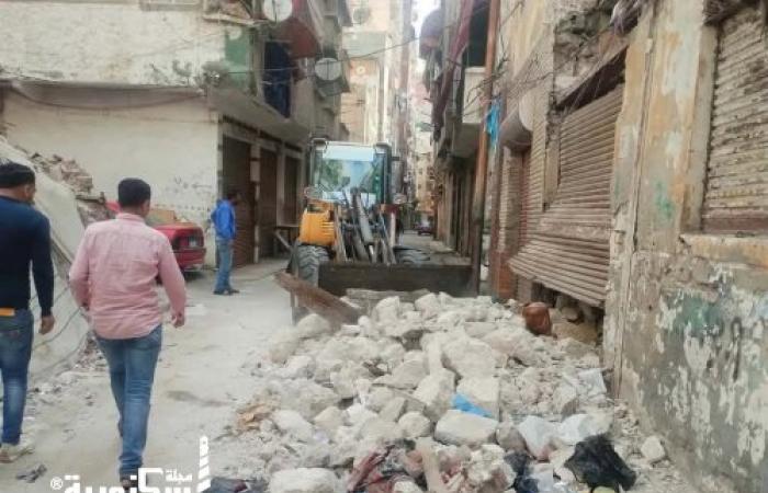 تطوير طرق الجمرك ومواجهة الطوارئ: رئيس الحي يتفقد رصف "المسافر خانة" ويتابع إصلاح هبوط "الجعراني"