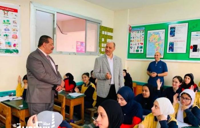 مدير "تعليم الإسكندرية" يتابع امتحانات الفصل الدراسي الثاني بمدرسة أشرف الخوجة ويشيد بانتظام اللجان