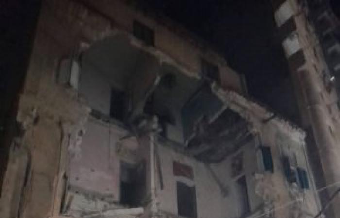 رفع مخلفات عقار الطرودي وفتح الطريق دون إصابات في تحرك سريع لحي الجمرك