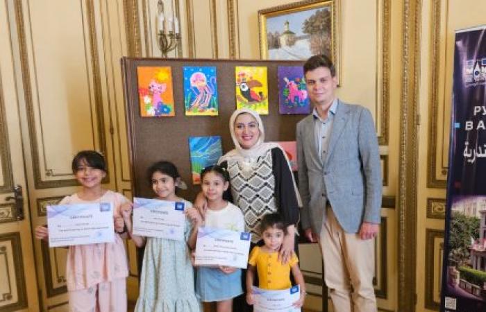 ألوان وإبداع من الفوم الحراري.. 14 موهبة صغيرة تتألق في معرض فني بالبيت الروسي بالإسكندرية