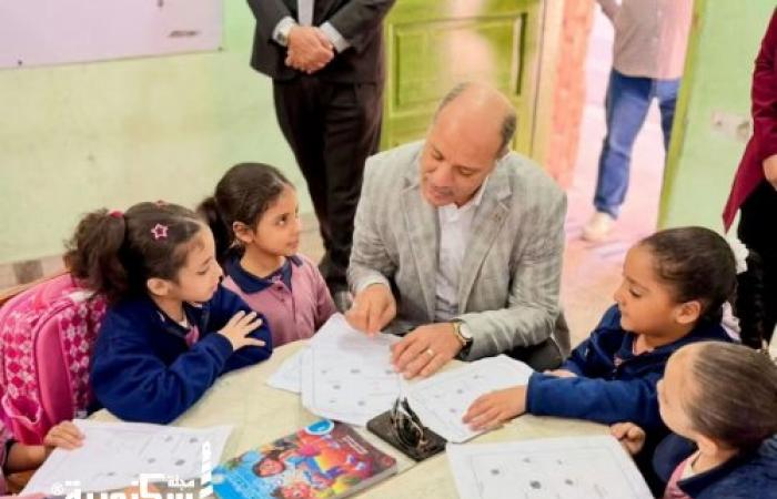 مدير تعليم الإسكندرية يتابع انتظام الدراسة بمدرسة مصطفى مشرفة الابتدائية بإدارة المنتزه أول التعليمية